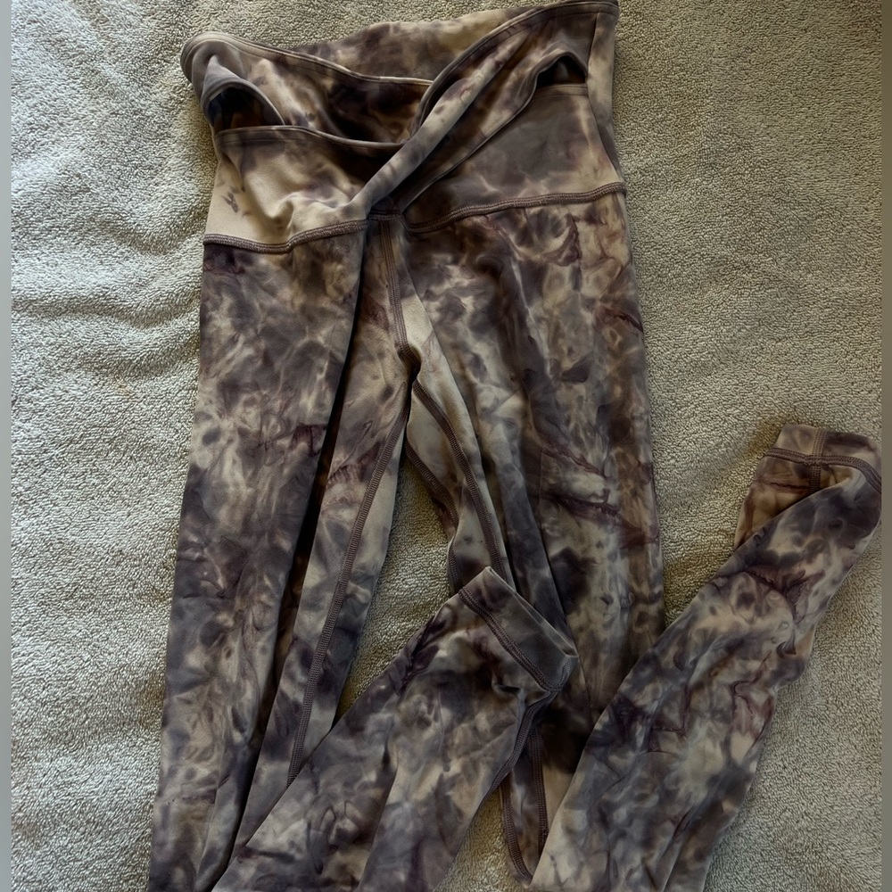LULULEMON ALIGN PANT 28 INCH *WITH CRISS CROSS WAIST BAND Size 6 good condition